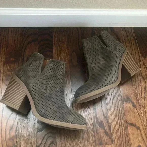Soda Ankle Boots Gray Women’s size 11  Side Zip - Picture 9 of 11